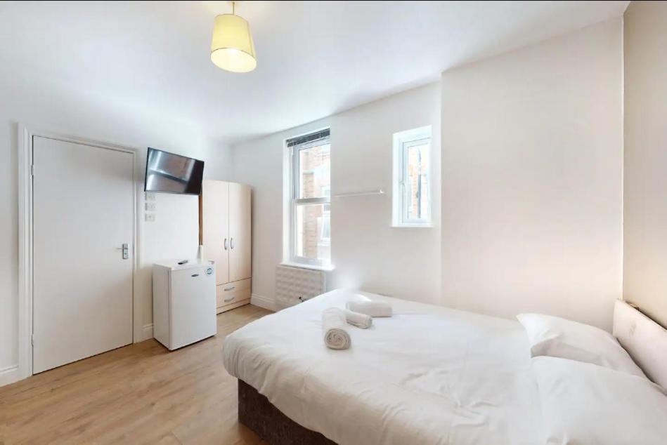 Private Self-Contained Studio Close To Hampstead, Golders Green & Camden Town Apartment London Exterior photo
